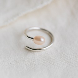 Ati Pearl Swirl Silver Ring